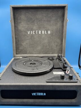 NEW Victrola Brooklyn Bluetooth Suitcase Record Player - Gray